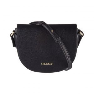 Calvin Klein Baker Seam Saddle Nahkalaukku