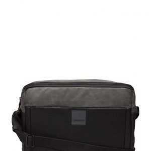 Calvin Klein Boris Messenger 001