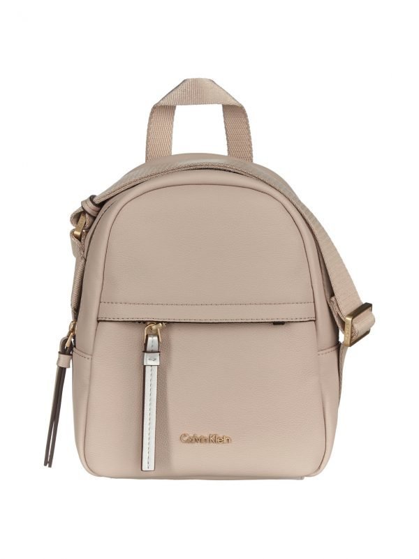 Calvin Klein Charly Small Crossbody Laukku