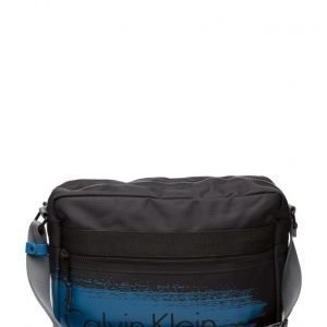 Calvin Klein Cooper Messenger 001