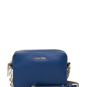 Calvin Klein Juli4 Micro Crossbody olkalaukku