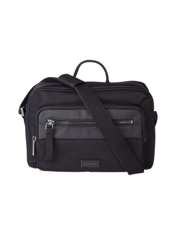 Calvin Klein Lars 12h Messenger Laukku