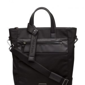 Calvin Klein Lars Tote 001 Os olkalaukku