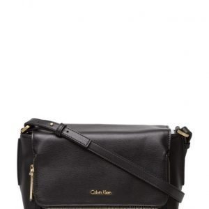 Calvin Klein Myr4 Flap Crossbody olkalaukku