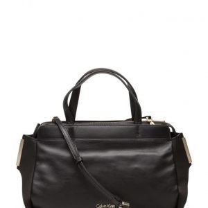 Calvin Klein Ray Duffle 001 Os olkalaukku