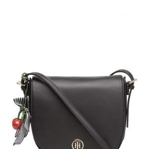 Tommy Hilfiger Cherry Saddle Bag olkalaukku